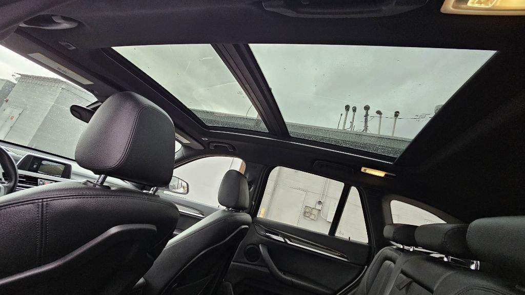 2018 BMW X1 Image 35