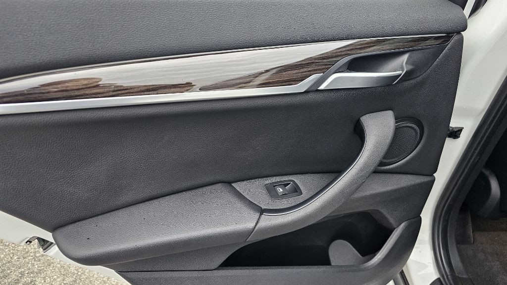 2018 BMW X1 Image 36