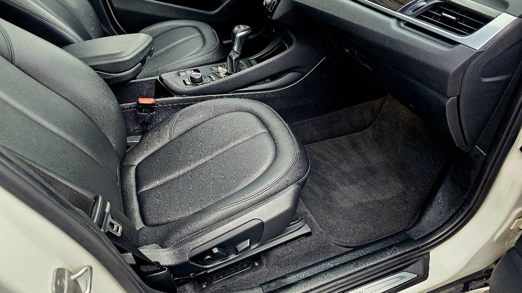 2018 BMW X1 Image 37