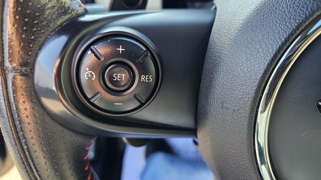 2014 MINI Cooper Image 16