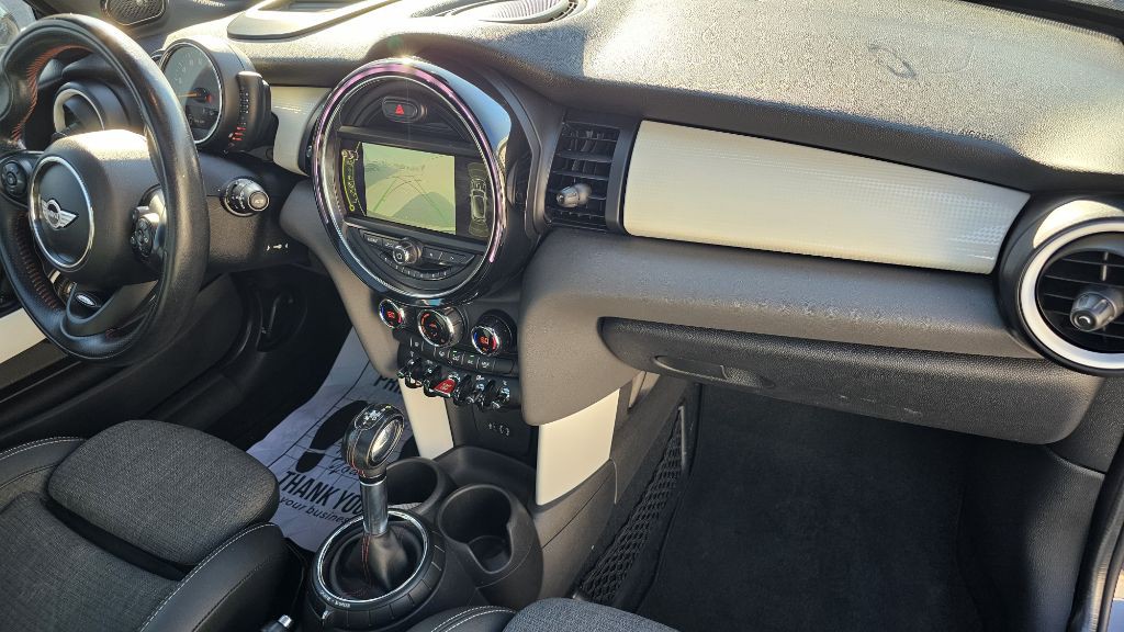 2014 MINI Cooper Image 34