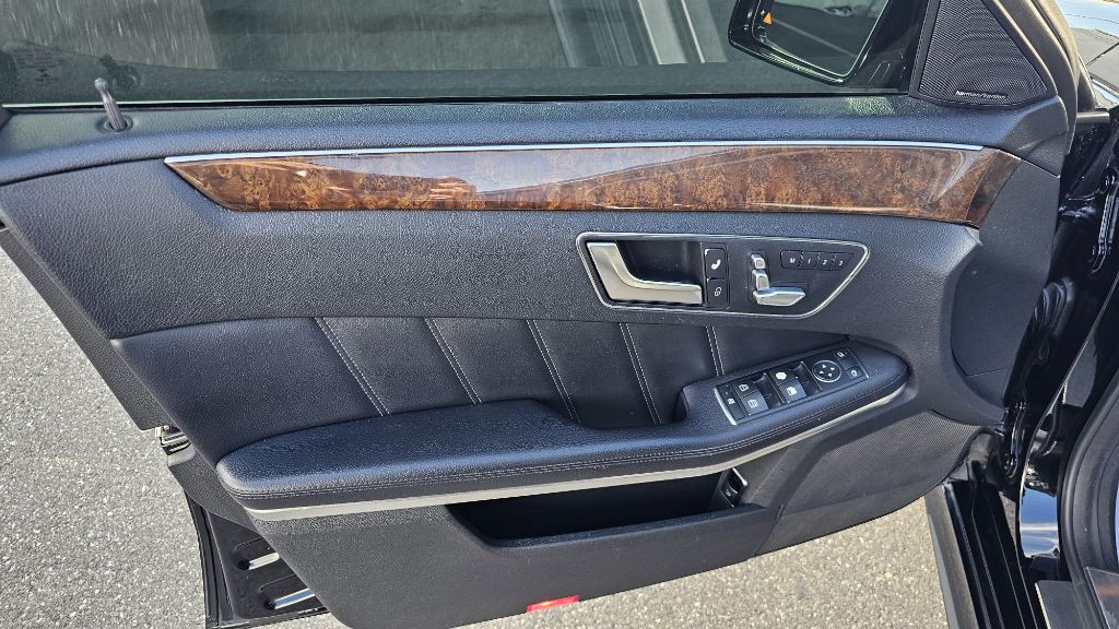 2014 Mercedes-Benz E-Class Image 32