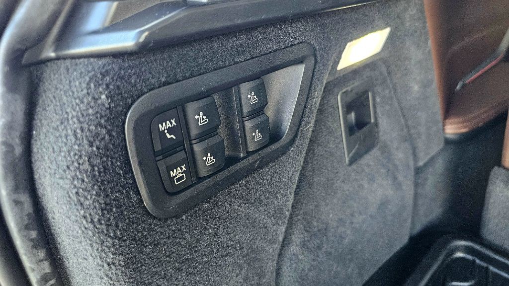 2020 BMW X7 Image 17