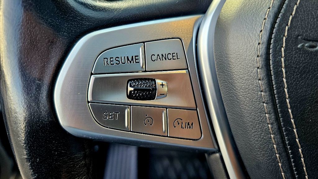 2020 BMW X7 Image 27