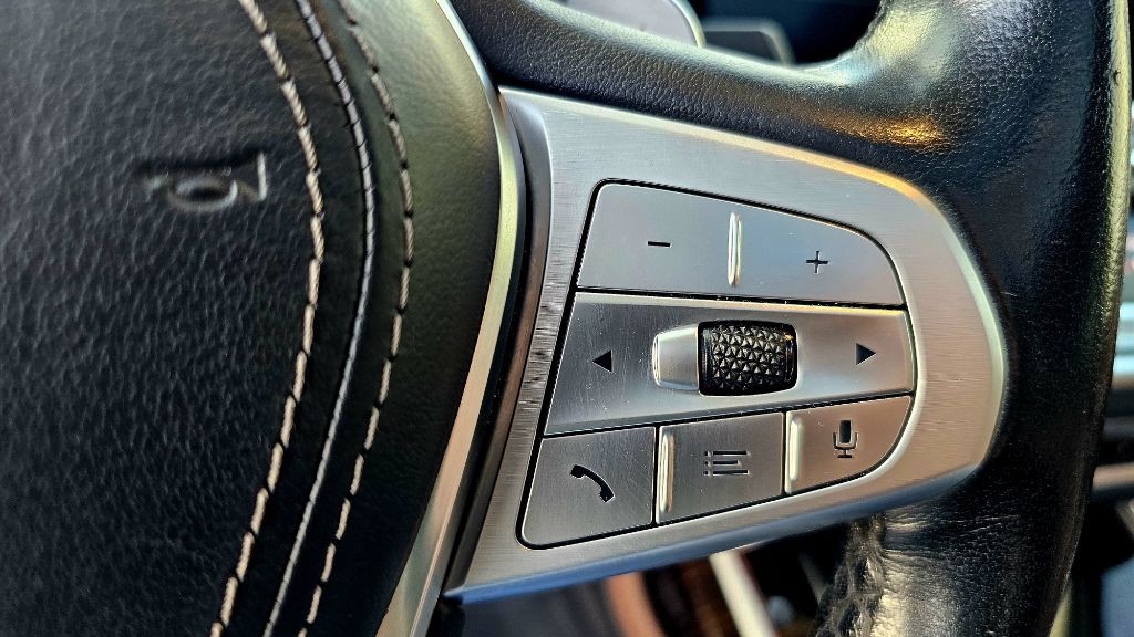 2020 BMW X7 Image 30