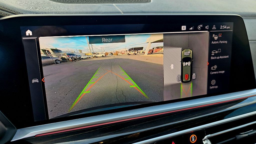 2020 BMW X7 Image 32