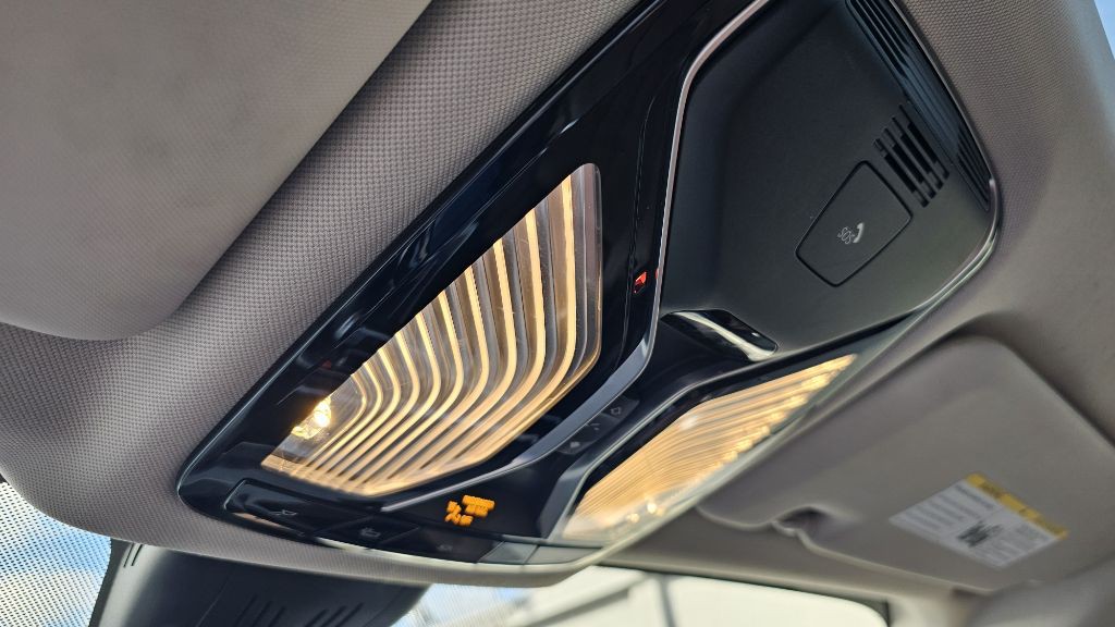 2020 BMW X7 Image 37