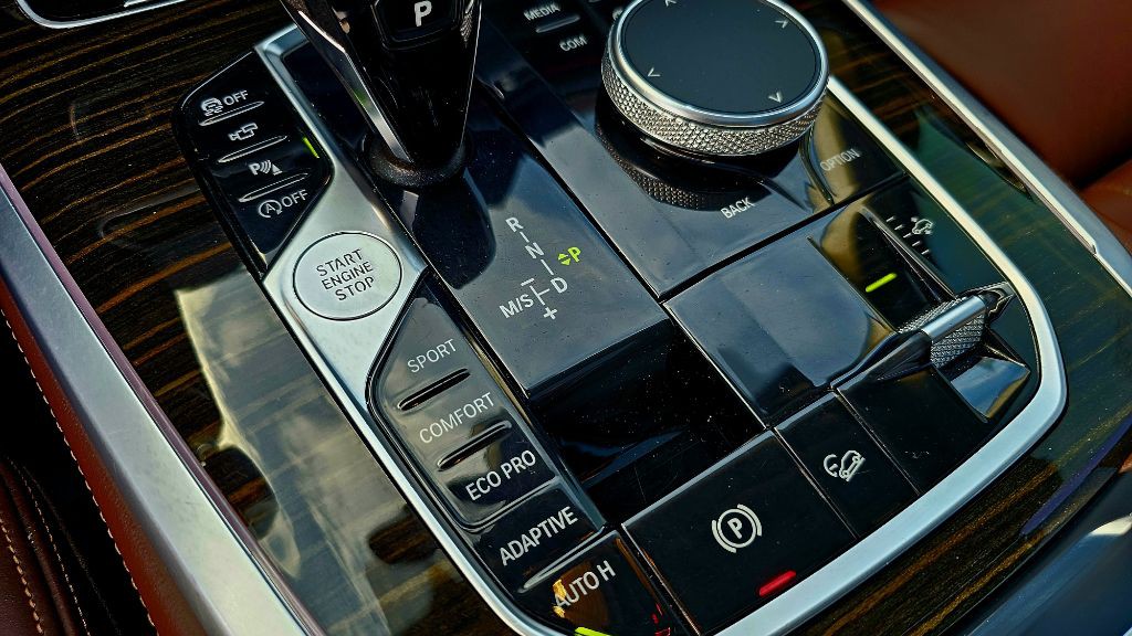 2020 BMW X7 Image 41