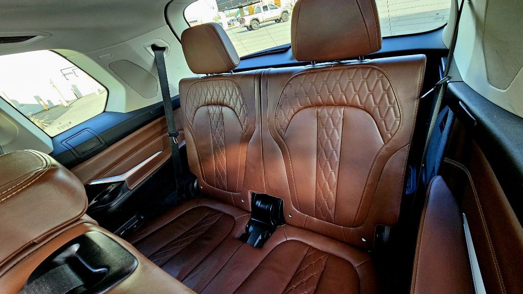 2020 BMW X7 Image 48