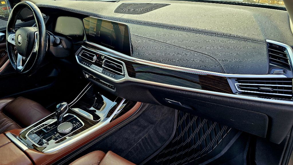 2020 BMW X7 Image 55