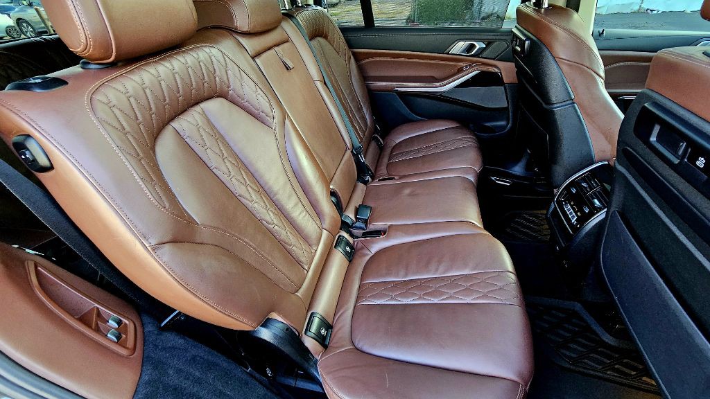 2020 BMW X7 Image 59