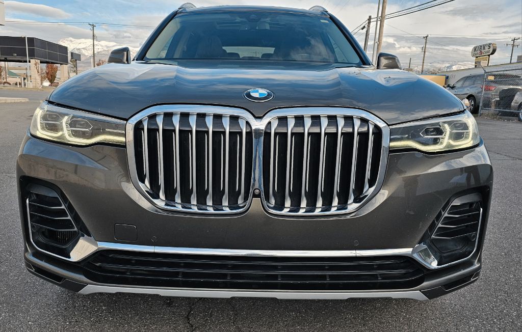 2020 BMW X7 Image 2
