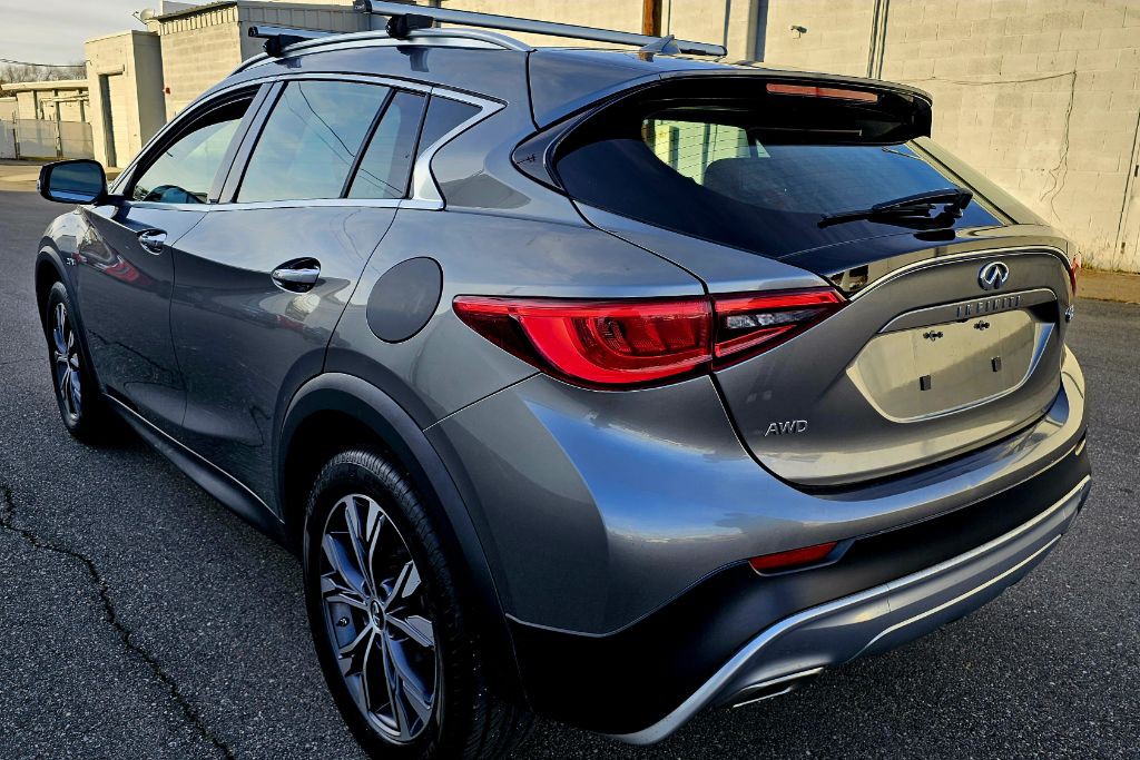 2017 INFINITI QX30 Image 7