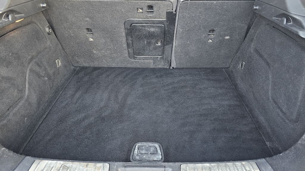 2017 INFINITI QX30 Image 13