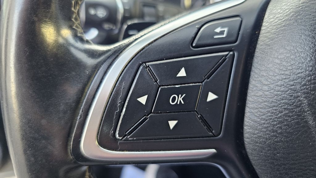 2017 INFINITI QX30 Image 19