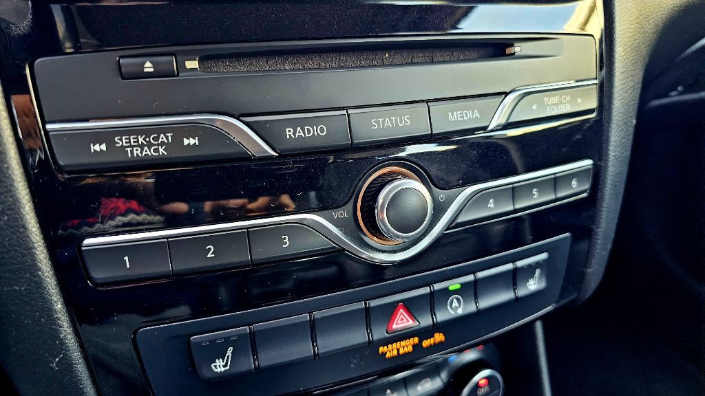 2017 INFINITI QX30 Image 24