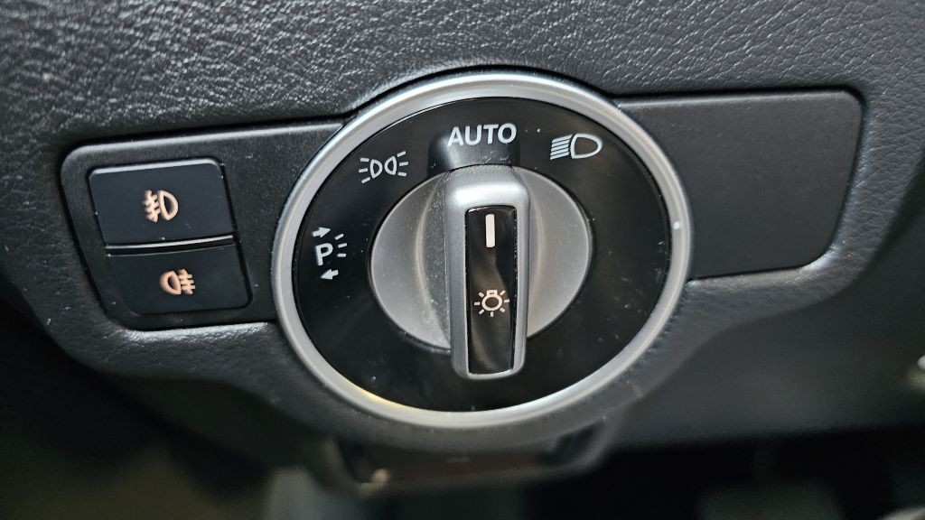 2017 INFINITI QX30 Image 27