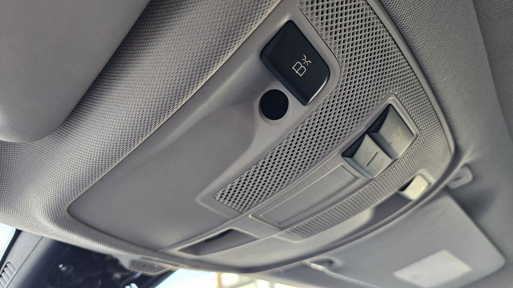 2017 INFINITI QX30 Image 30