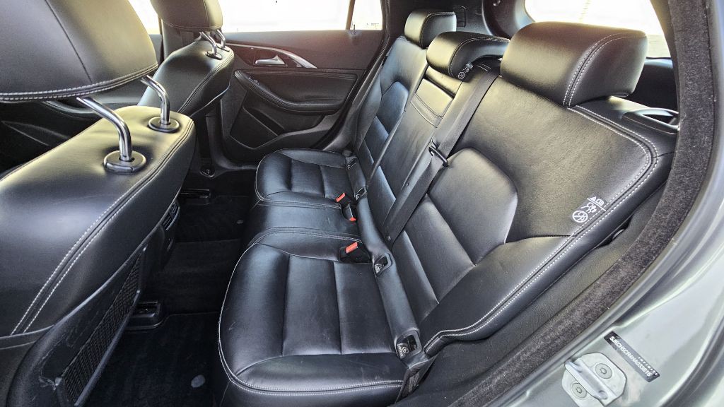 2017 INFINITI QX30 Image 35