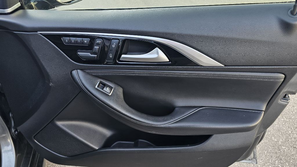 2017 INFINITI QX30 Image 42