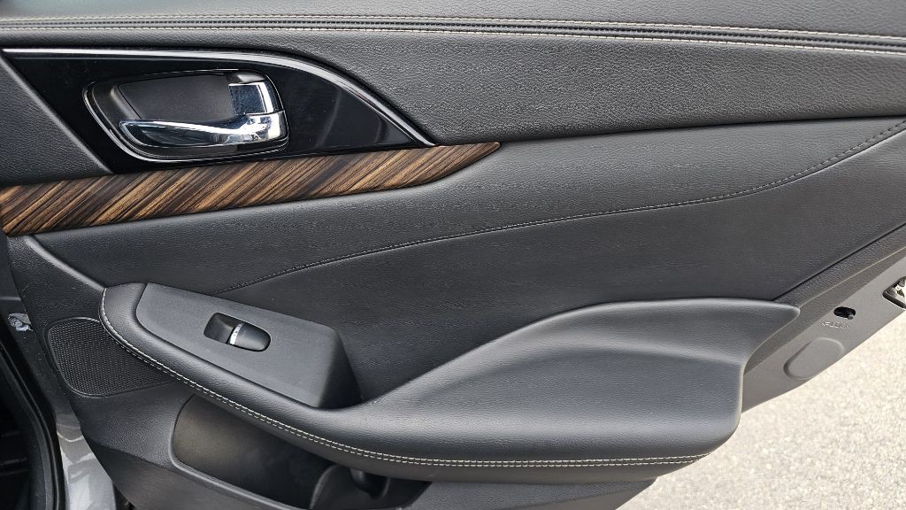 2016 Nissan Maxima Image 48