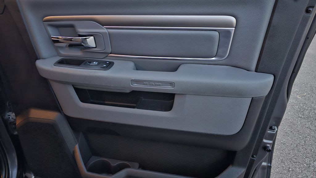 2017 RAM 1500 Image 36