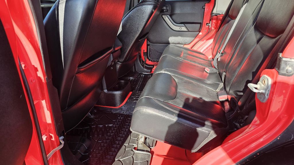 2013 Jeep Wrangler Unlimited Image 24
