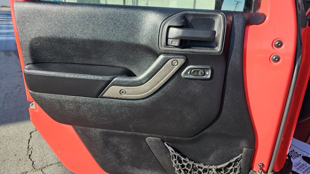 2013 Jeep Wrangler Unlimited Image 25