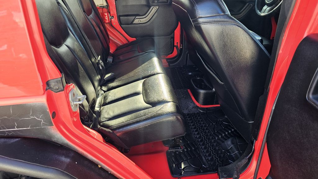 2013 Jeep Wrangler Unlimited Image 32