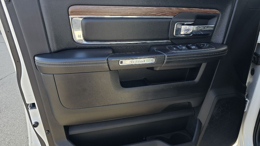 2017 RAM 2500 Image 32