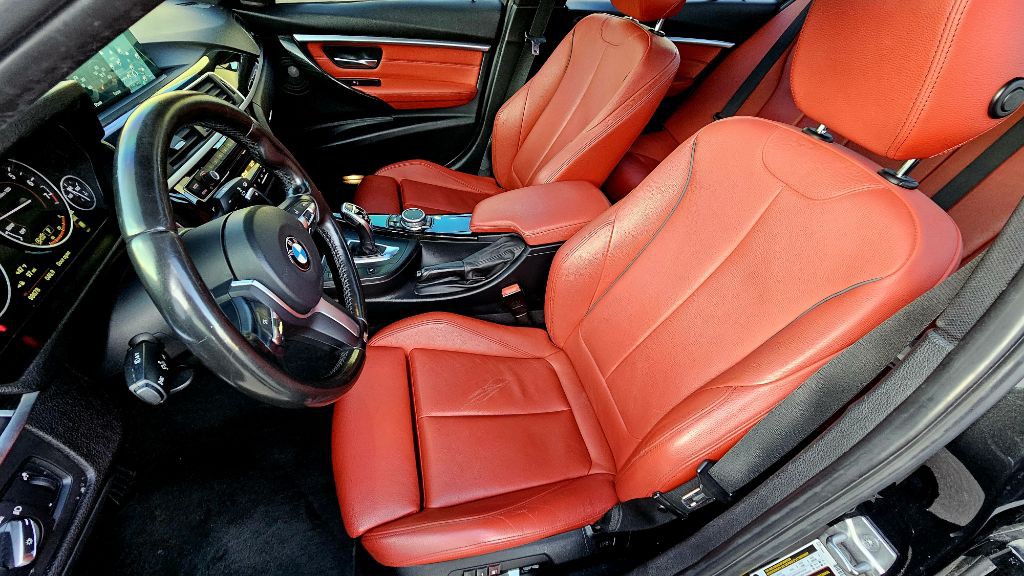 2016 BMW 3 Series Image 12