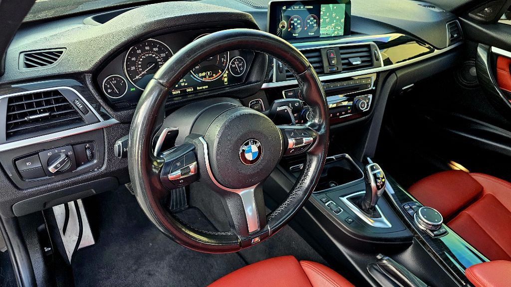 2016 BMW 3 Series Image 14