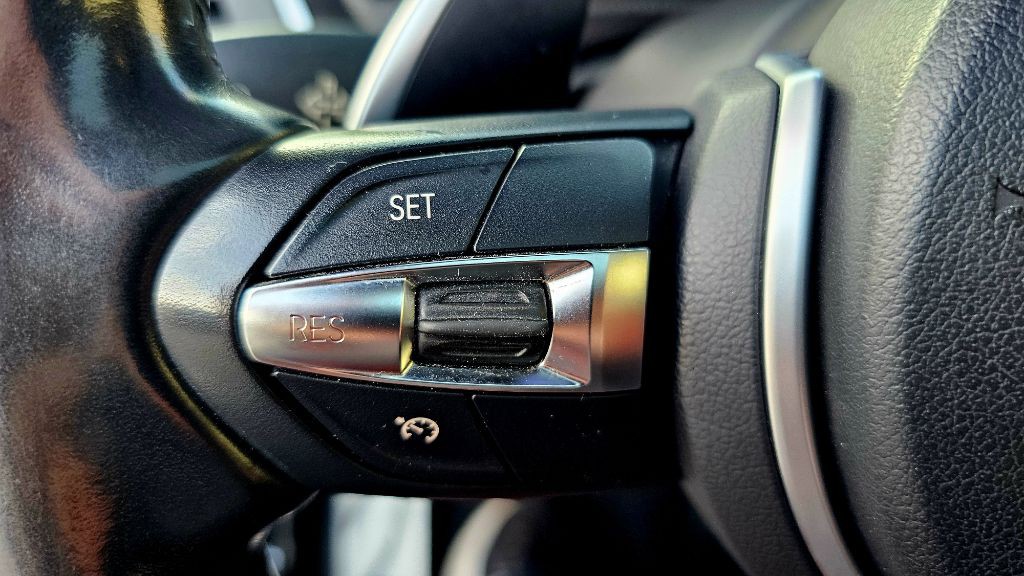 2016 BMW 3 Series Image 15