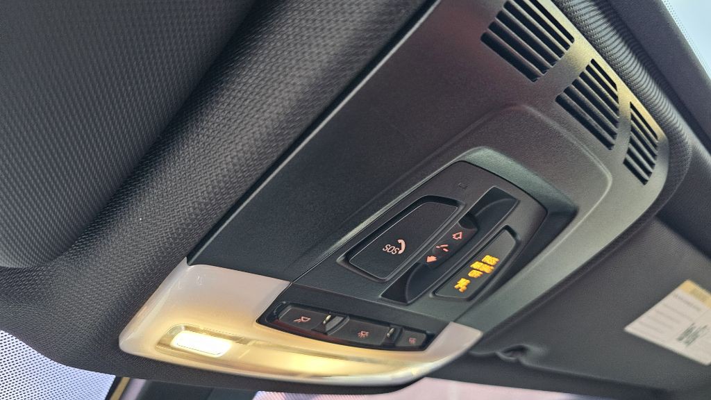 2016 BMW 3 Series Image 25