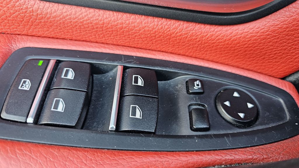 2016 BMW 3 Series Image 28