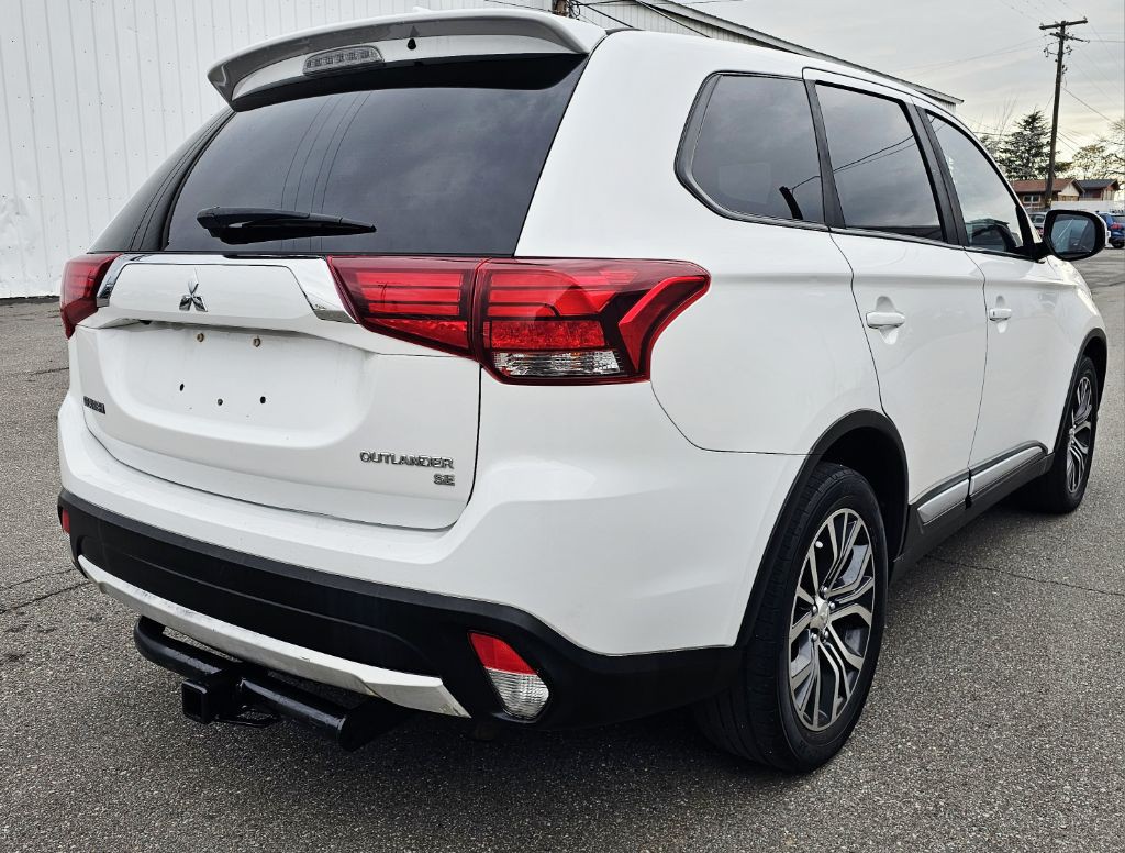 2017 Mitsubishi Outlander Image 5