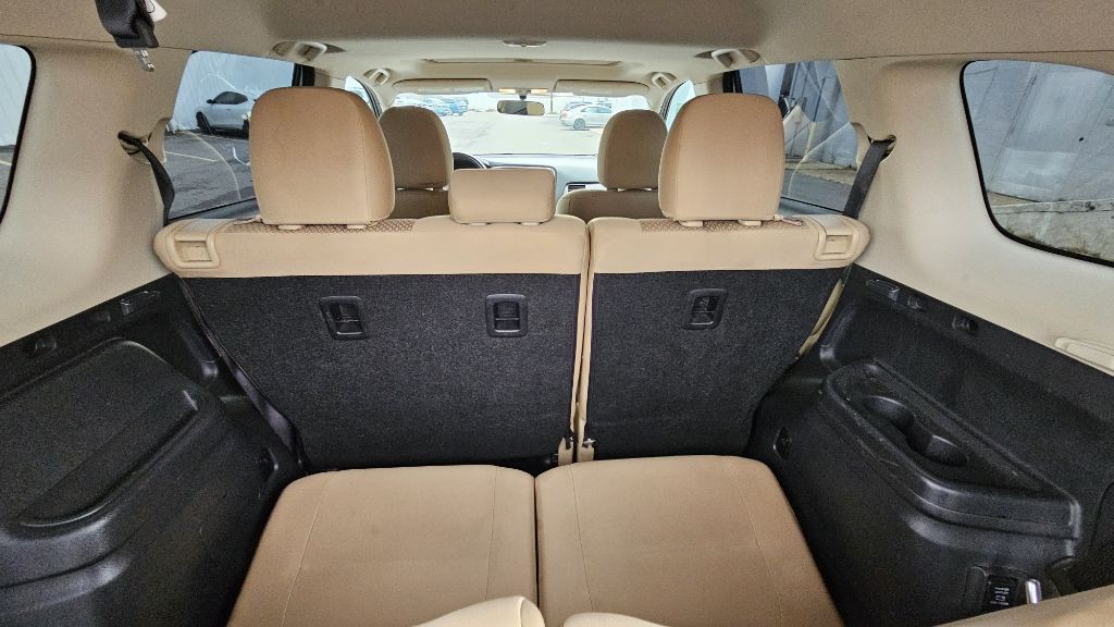 2017 Mitsubishi Outlander Image 13