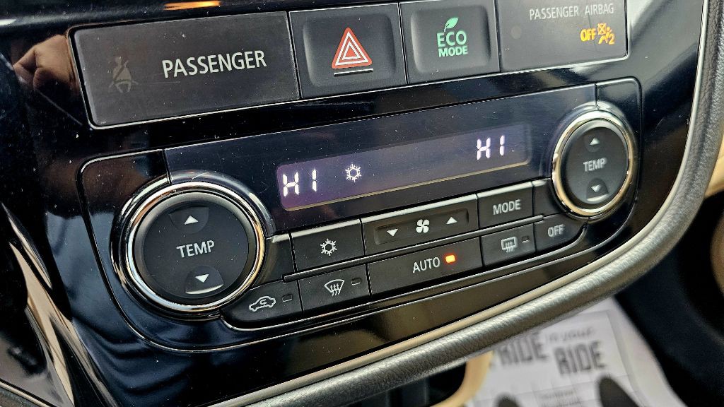 2017 Mitsubishi Outlander Image 22