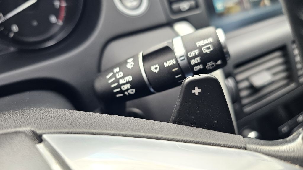 2018 Land Rover Discovery Sport Image 18