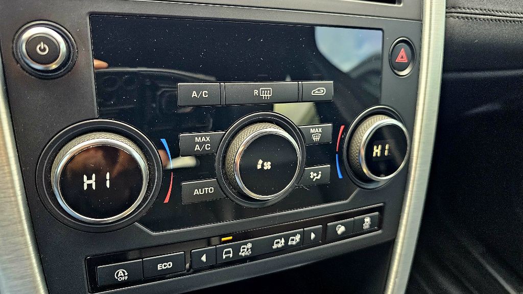 2018 Land Rover Discovery Sport Image 24