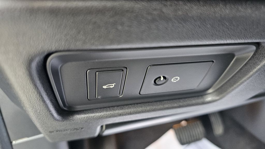 2018 Land Rover Discovery Sport Image 28