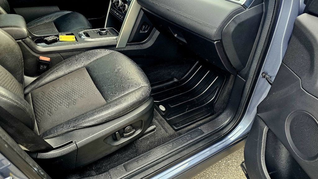 2018 Land Rover Discovery Sport Image 32