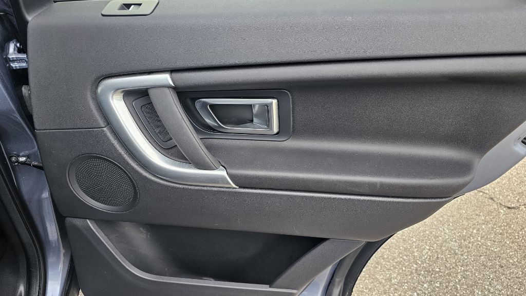 2018 Land Rover Discovery Sport Image 38