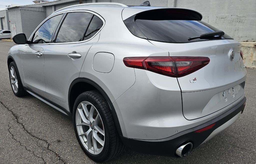 2019 Alfa Romeo Stelvio Image 7