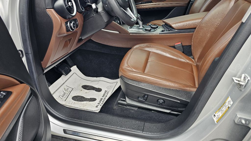 2019 Alfa Romeo Stelvio Image 15