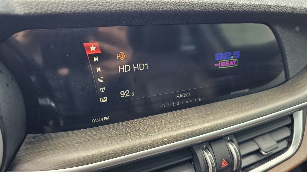 2019 Alfa Romeo Stelvio Image 21