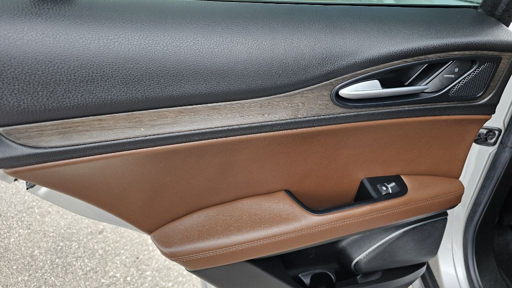 2019 Alfa Romeo Stelvio Image 33