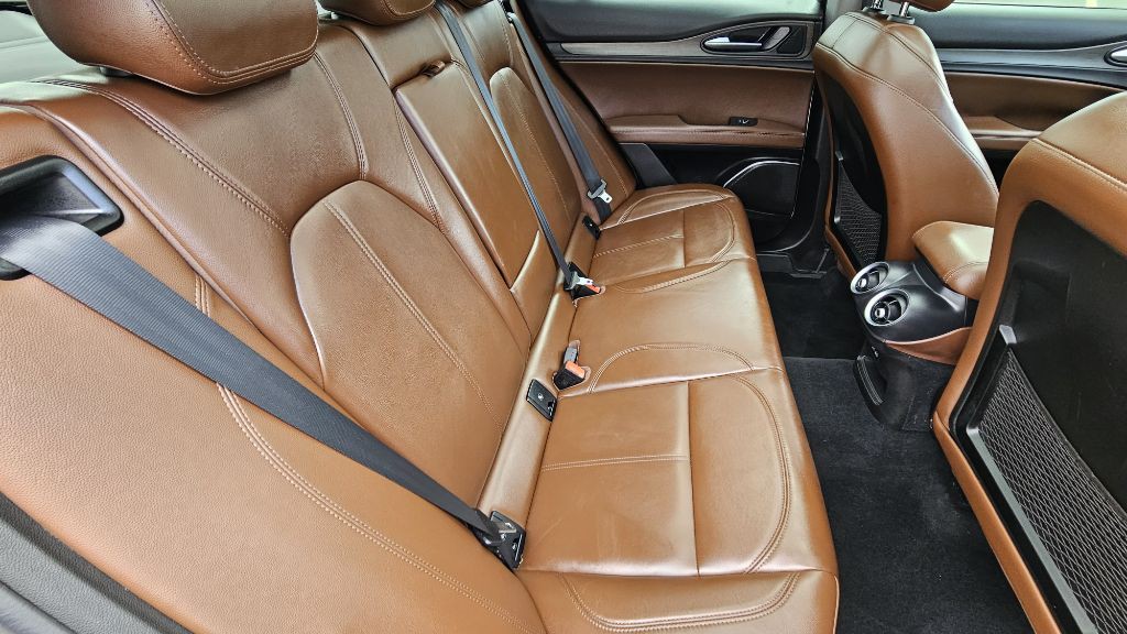 2019 Alfa Romeo Stelvio Image 39