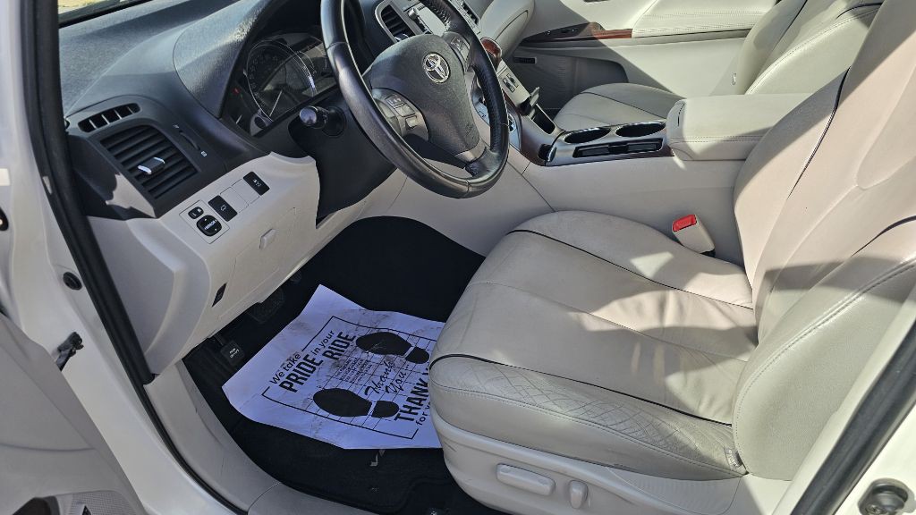 2009 Toyota Venza Image 17