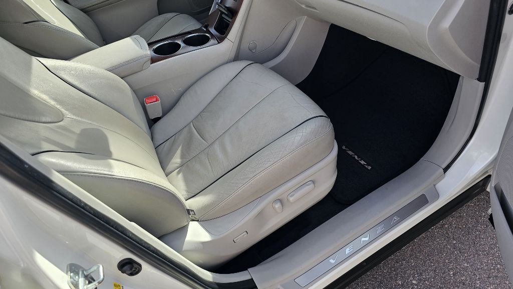 2009 Toyota Venza Image 36